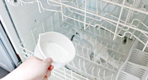 eliminare cattivi odori dalla lavastoviglie meotodo naturale