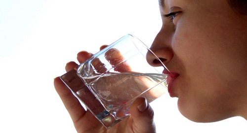 dimagrire bevendo tanta acqua per perdere peso