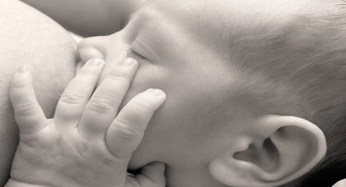 posizione della bocca del bimbo allattamento