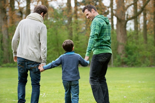 Padre NON Genetico: Riconosciuta Paternità a 2 Uomini