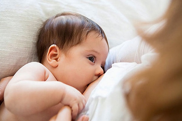 Problemi al seno in allattamento: l’esperienza di una mamma