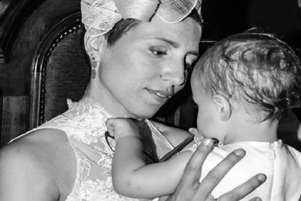 Elisa Girotto muore a 40 anni e lascia 18 regali per la figlia