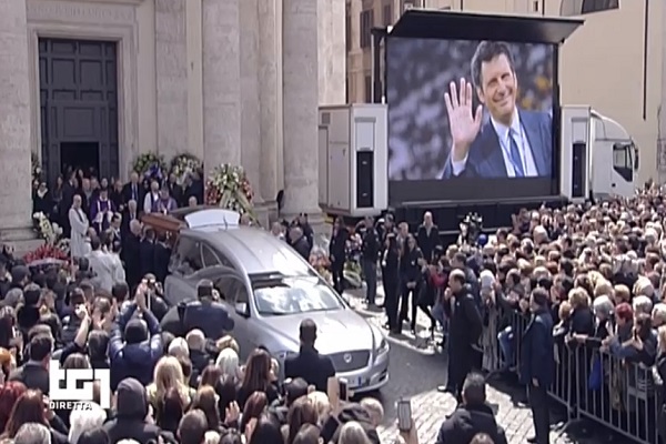 Funerali di Fabrizio Frizzi: l’ultimo saluto