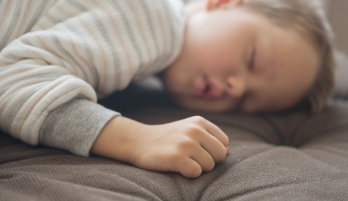 Bambino di tre anni morto nel sonno