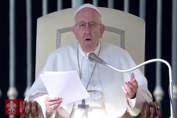 Papa Francesco condanna l’aborto: come affittare un sicario