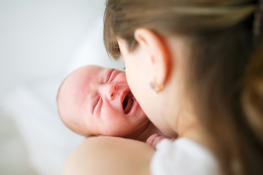 il neonato piange durante il sonno, sonno REM e NON REM