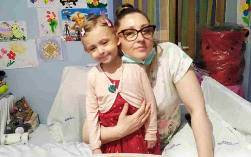 Sabina Ursuleac, la mamma di Elisa Pardini, la bimba di cinque anni deceduta in aprile dopo una lunga lotta contro un’aggressiva forma di leucemia. Fonte immagine Facebook