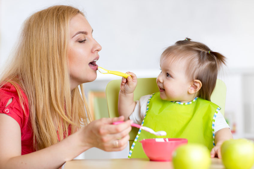 Benefici dello Yogurt greco anche nella dieta dei bambini. 