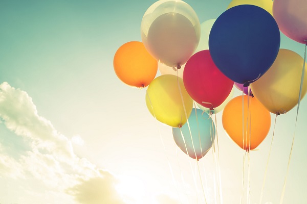 Lanciare palloncini in aria: alternative per non inquinare